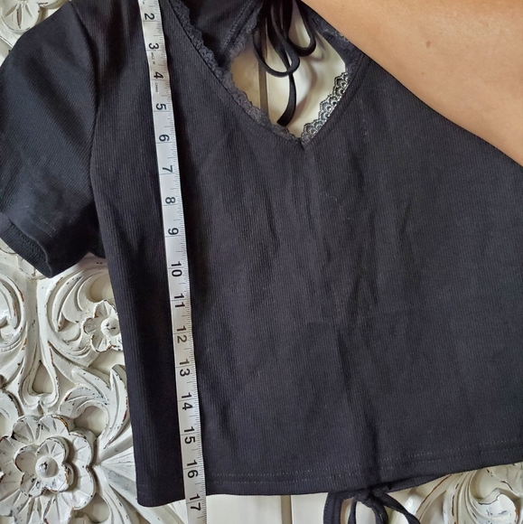 Black open back tie crop top - Picture 13 of 16